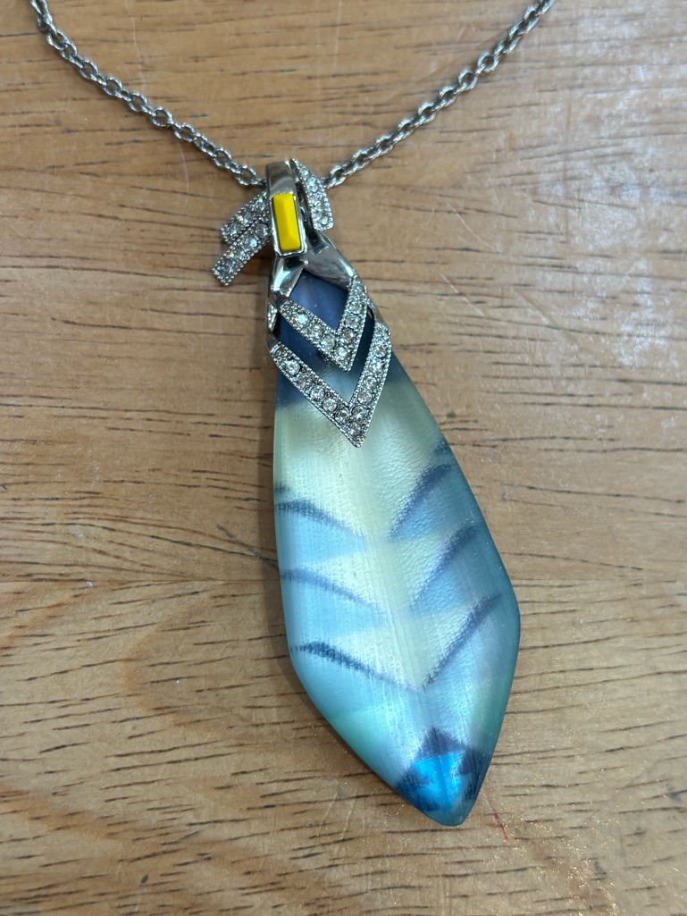 Alexis Bittar Deco Crystal And Lucite Flint Pendant Necklace 85$